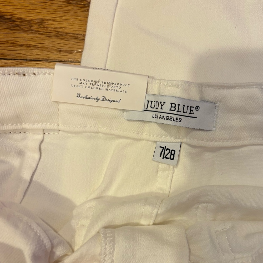 Judy Blue High Waist White jeans - Picture 4 of 4